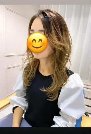 セミロング AHNKISM所属・トレンドレイヤー/ 透明感カラーのヘアスタイル