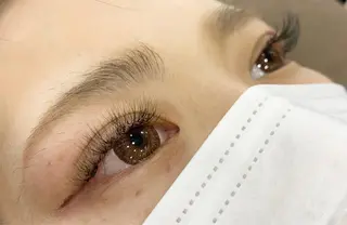 マツエク・マツパ 小林 美央のヘアスタイル