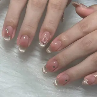 ネイル LAVISH nanamiのネイルデザイン