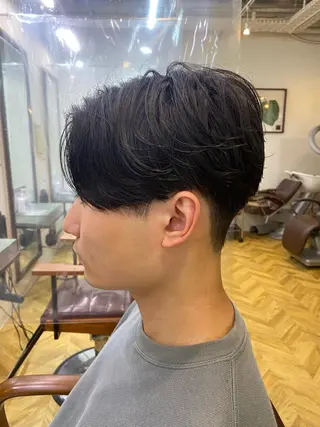 パーマ メンズ センターパートの神様 マッシュ 関口 柊太のヘアスタイル