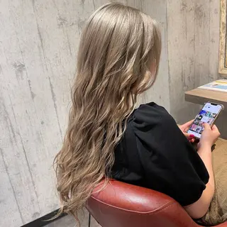 ロング カラー 渡部 翔  髪質改善カラーのヘアスタイル