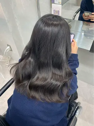 ロング カラー IO イオリのヘアスタイル