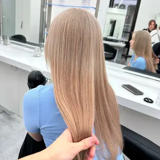 ロング カラー ヘアアレンジ 艶髪ハイトーン🫧 Kurehaのヘアスタイル