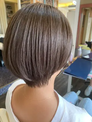 ショート カラー DiMPlE  ディンプル所属・🌸スタイリスト 山浦美恵のヘアスタイル