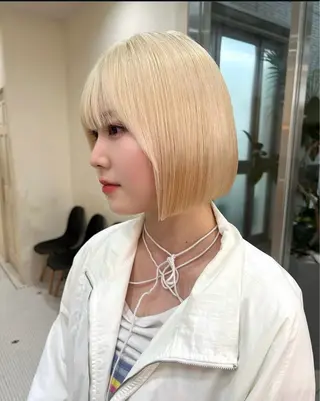 ショート カラー Belle五丁目店所属・ハイトーンブリーチ 宗像 快歩のヘアスタイル