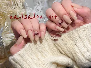 ネイル nailsalon vi+新人LiLiのネイルデザイン