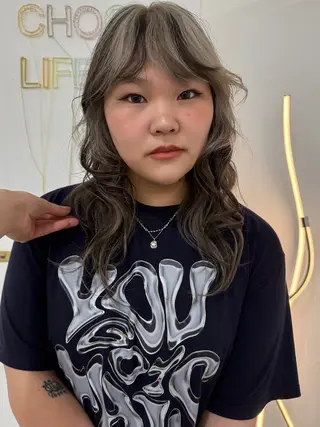 セミロング イシイ モエカのヘアスタイル