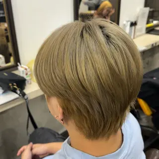 ショート メンズ apollo 横浜所属・横浜🦋ハイトーン 🫐耳つぼジュエリーのヘアスタイル