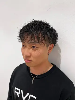 パーマ メンズ 🐺ウルフ× ハイトーン🐺MOEのヘアスタイル