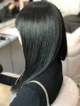 ミディアム カラー 縮毛矯正・髪質改善 人気No1🩶北島のヘアスタイル