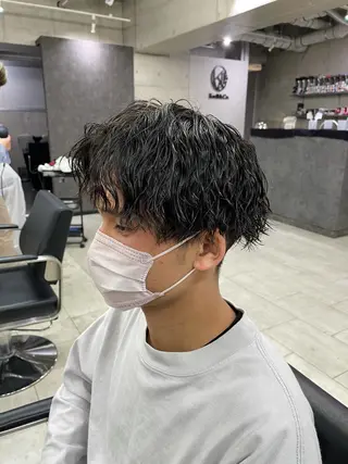 パーマ メンズ Kvell&Co.所属・ハイトーン カラーのヘアスタイル