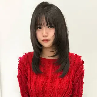 セミロング 鍋田/ vivie/ 縮毛矯正／レイヤーのヘアスタイル