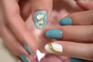 ネイル ママリンド　志村坂上店所属・しみ えんのネイルデザイン