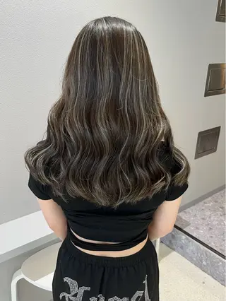 ロング カラー KANA🎀韓国 🇰🇷ハイライトのヘアスタイル