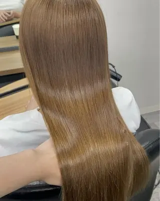 セミロング BALE所属・祥華(さちか)／透 明感カラー／髪質改善のヘアスタイル