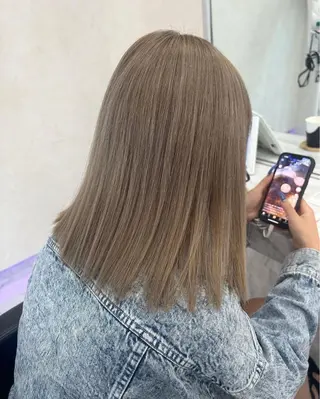 カラー mignon あゆみのヘアスタイル