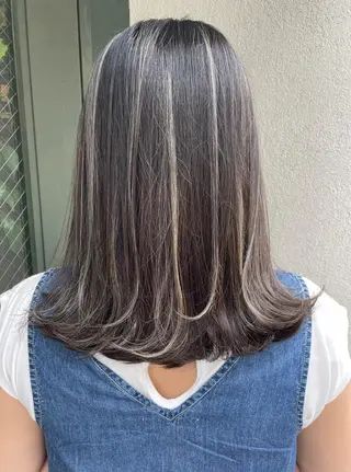 ミディアム カラー 石川 聖奈のヘアスタイル