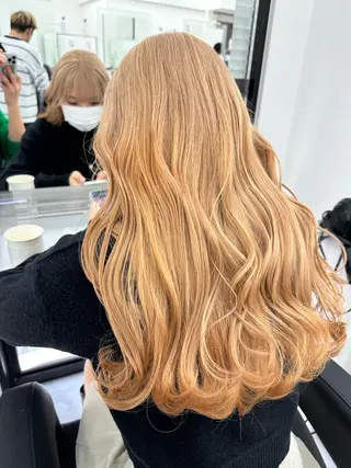 ロング カラー ヘアアレンジ 艶髪ハイトーン🫧 Kurehaのヘアスタイル