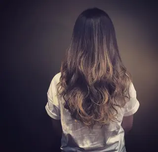 セミロング カラー パーマ 🌈ウルトワ水素 髪質改善naru🌈のヘアスタイル