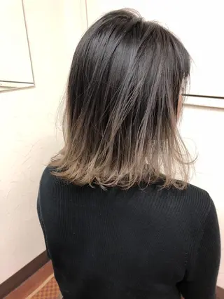 カラー メンズハイトーン メンズバレイヤージュのヘアスタイル