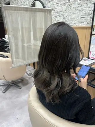 ミディアム カラー 野方 心愛のヘアスタイル