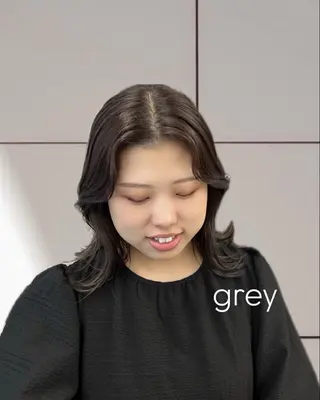 ミディアム INORI|艶カラ ー|フェイスレイヤーのヘアスタイル