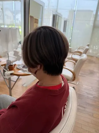 ショート カラー 山本 瑠華のヘアスタイル