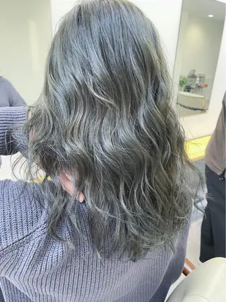 ロング H所属・H (エイチ) 烏丸御池店のヘアスタイル