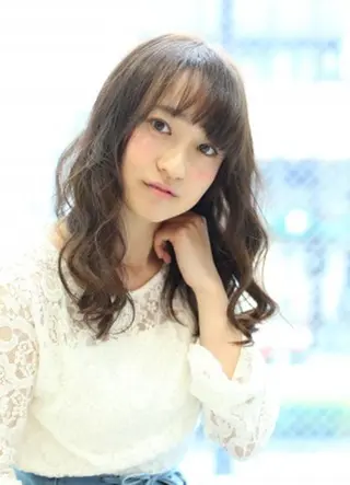 ミディアム 小林 永佳のヘアスタイル