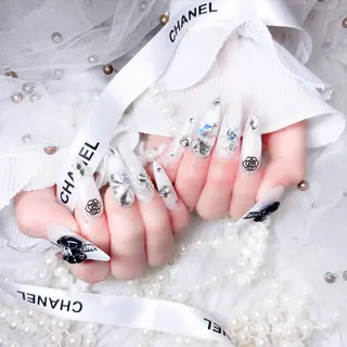 ネイル Yudia🦋 azuのネイルデザイン