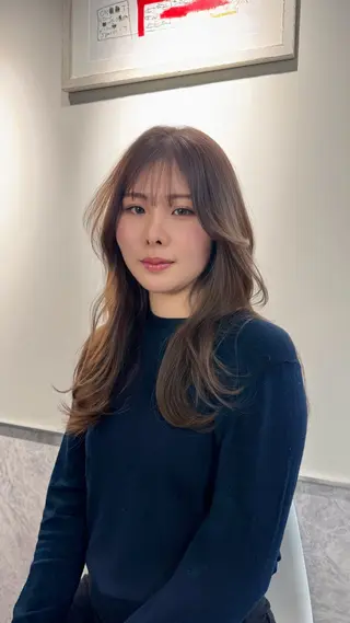 セミロング 新宿/ハイトーン/ レイヤー/サカキのヘアスタイル