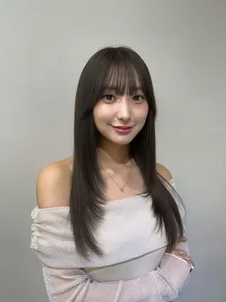 ロング カラー レイヤー オリーブ/ グレージュ/添田晃基のヘアスタイル