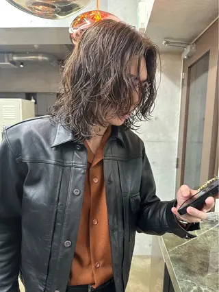 パーマ メンズ RIN パーマ/暖色カラーのヘアスタイル
