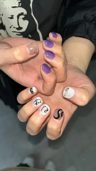 ネイル 🪐富島彩夏 /海外nail🪐のネイルデザイン