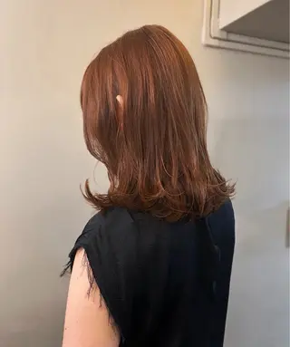 ミディアム カラー 野﨑 美羽のヘアスタイル