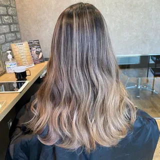 カラー Labimani所属・辻 正真のヘアスタイル