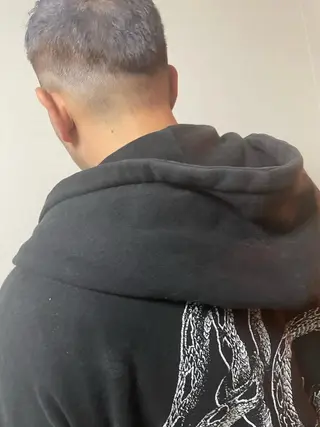 カラー メンズ 佐々木 麻純のヘアスタイル