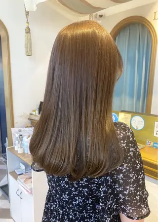 ミディアム カラー レイヤーカット /透明感カラー西田のヘアスタイル