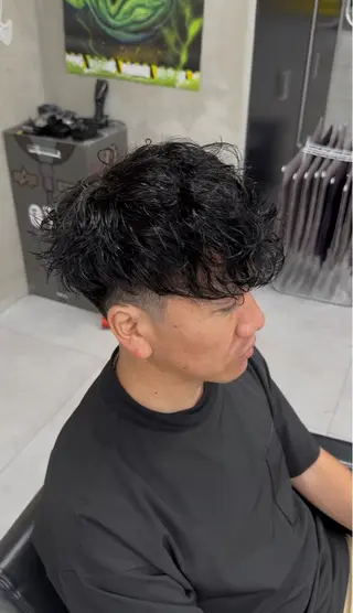 ショート パーマ メンズ Buzzy 大畠　慎三郎のヘアスタイル