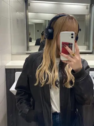 セミロング カラー いろあそび所属・12月限定🉐カット モデル募集🉐のヘアスタイル