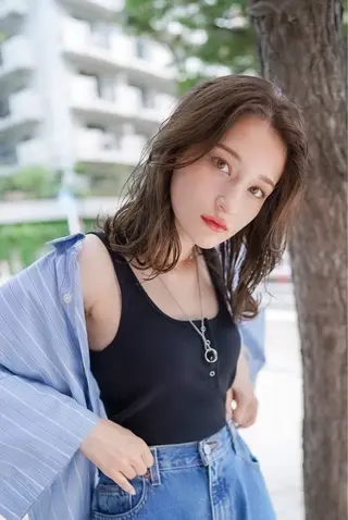 セミロング カラー MISAKI🪐 縮毛矯正のヘアスタイル