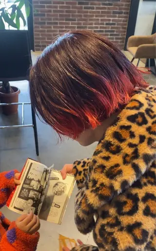 ショート カラー 藤根 里紗のヘアスタイル