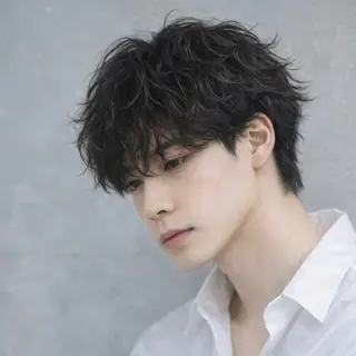 ショート パーマ メンズ 横山 直輝のヘアスタイル