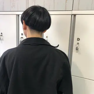 ショート メンズ レイヤー/顔まわり カット/地毛風カラーのヘアスタイル