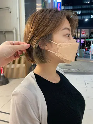 ショート カラー ケアブリーチ/ エクステ/レイヤーのヘアスタイル