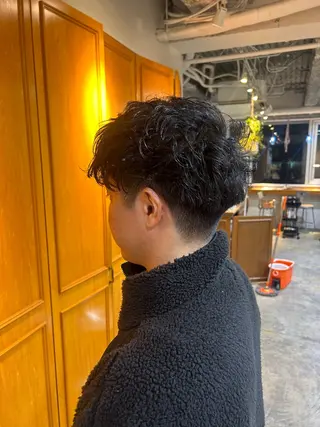 パーマ メンズ ナチュラル大人っぽい スタイル　MAORIのヘアスタイル