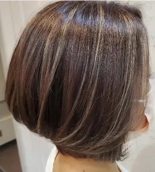 ショート カラー 大人女性の救世主💫 溝の口/岡部彩夏のヘアスタイル