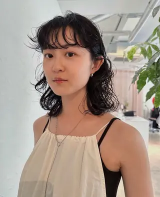 ミディアム パーマ SISU所属・藤原 怜央のヘアスタイル