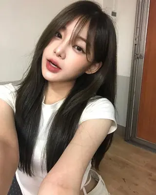 ロング カラー サロウィン　神戸三宮店所属・三宮No.1ブリーチ 無しカラー/杉山太貴のヘアスタイル