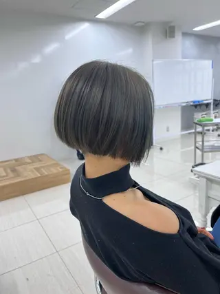 ショート youres  hair  髪質改善トリートメント&ヘッドスパ新宿三丁目店所属・髪質改善 芝井千晶のヘアスタイル